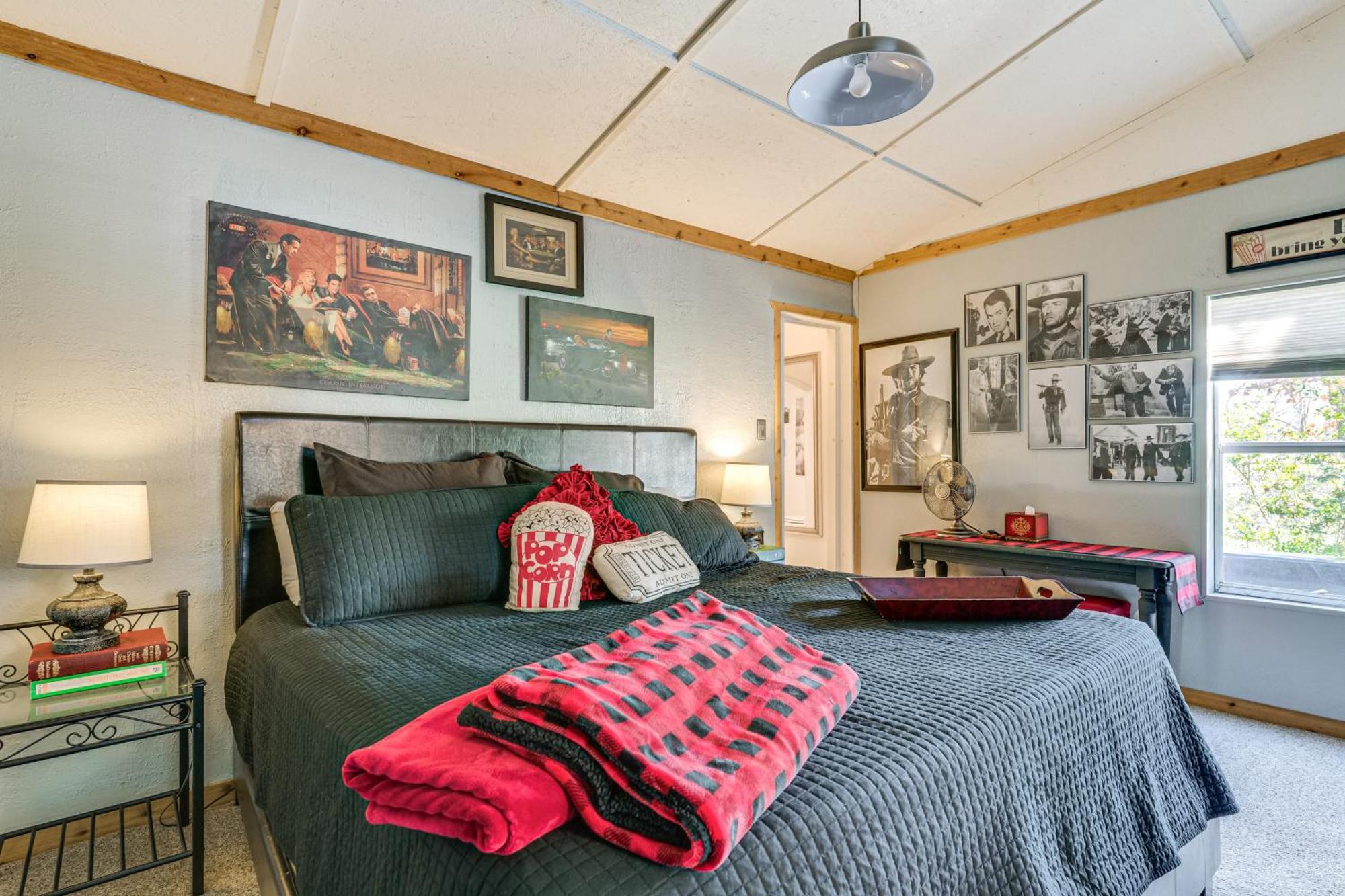 Vila College Station Getaway With Hot Tub And Courtyard! Exteriér fotografie